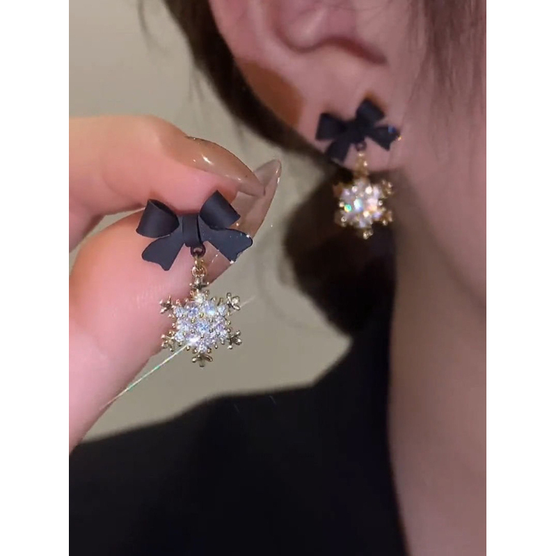 Black Bowknot & Snowflake Shaped And Minimalistic Earrings With Hi